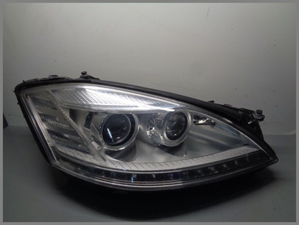 Mercedes W221 Xenon Headlight Right 2218205039 Original