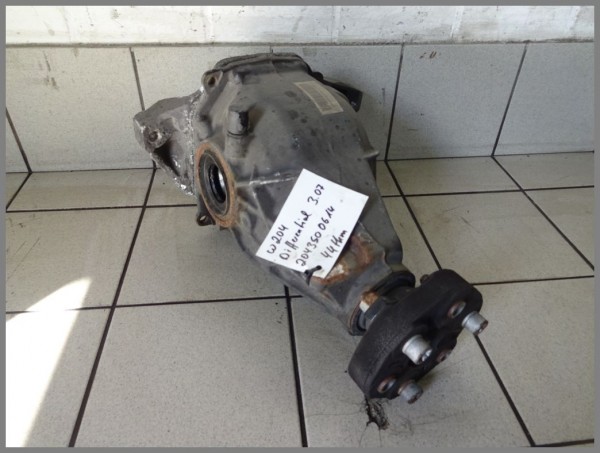 Mercedes Benz W204 Differential 44tkm 3,07 rear axle 2043500614