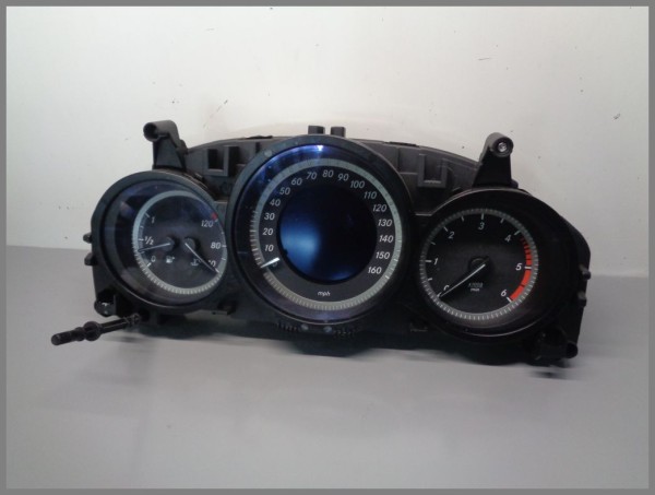 Mercedes Benz W204 Tacho MPH Kombiinstrument 2049004809 Original Meilentacho RHD