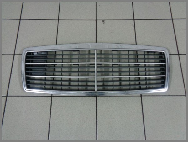 Mercedes Benz MB w202 front grille C180 C200 2028880323 Original