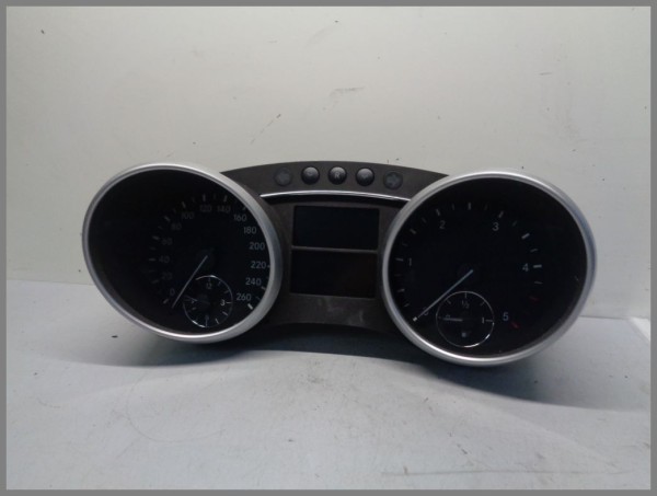 Mercedes Benz R251 W164 Speedometer Instrument cluster 2519006000 VDO 2C53419162 Original