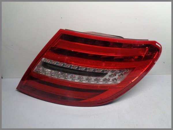 Mercedes Benz W204 LIMO LED Rückleuchte Rücklicht RECHTS 2048205864 Original