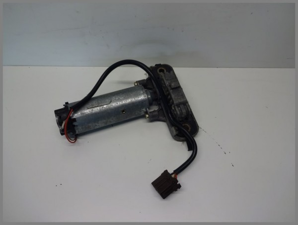 Mercedes Benz W220 Actuator Electric Motor Seat Adjustment Front 2208201542 BOSCH