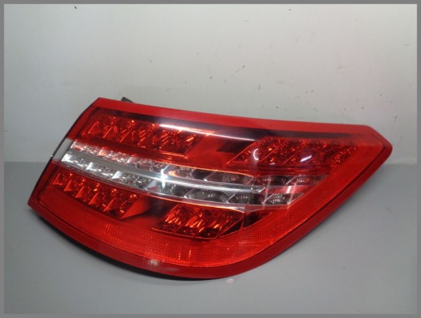 Mercedes Benz A207 W207 Rear Light Taillights RIGHT 2079060258 Exterior Original