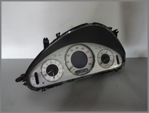 Mercedes Benz W211 Tacho Kombiinstrument 2115406548 VDO 110.080.351/018 Original