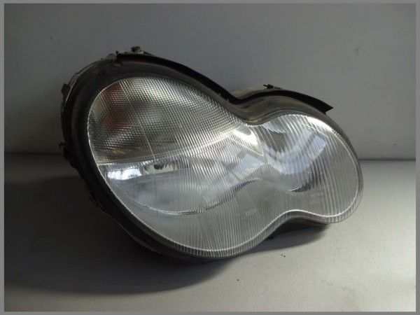 Mercedes Benz MB W203 Headlight RIGHT 2038200261 Bosch 0301166202 Original