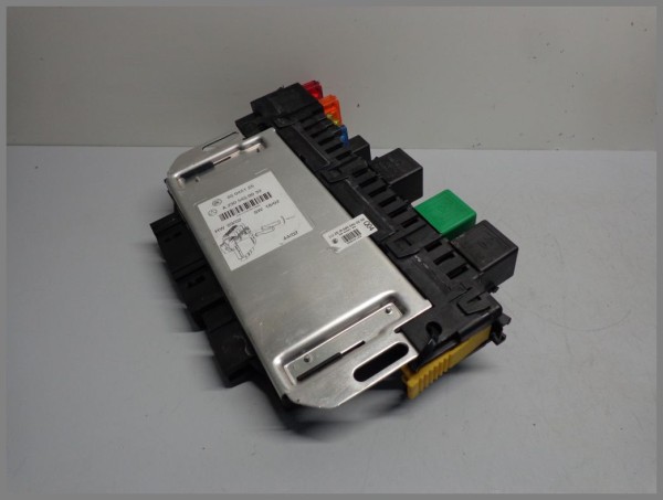 Mercedes Benz R230 SAM control unit 2305450932 Fuse box original