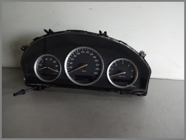 Mercedes Benz W204 CDI Tacho Kombiinstrument 2045404248 Original Siemens VDO