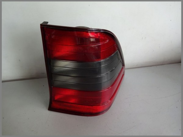 Mercedes Benz W202 S202 Taillight rear light right 2028204064 Original combi