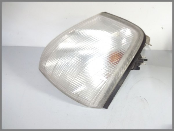 Mercedes Benz W202 C-Class turn signal flashing light white right 2028260843 original