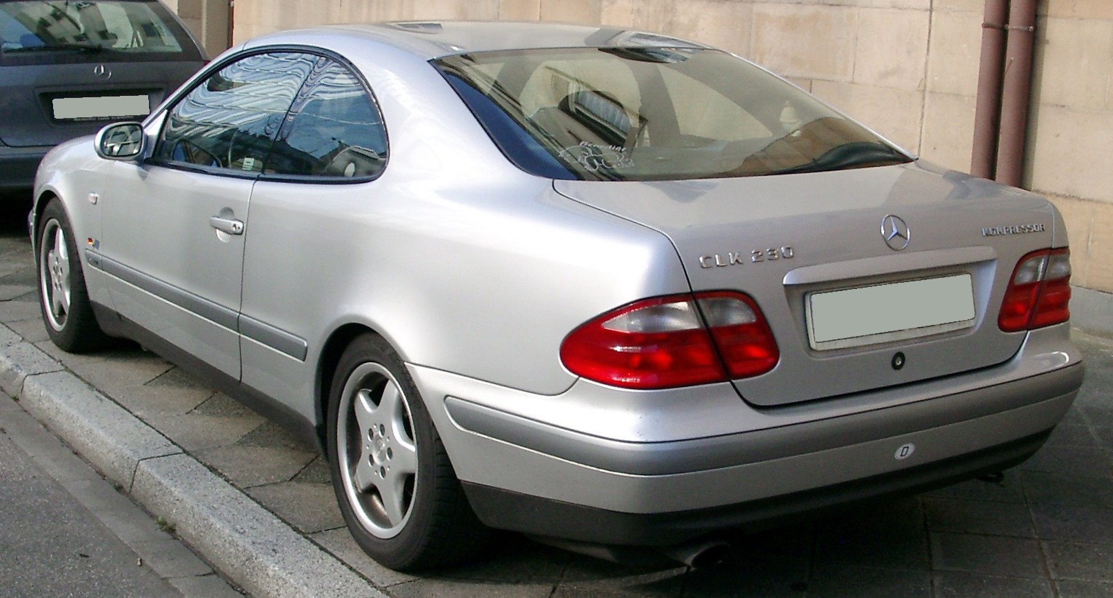 File:Mercedes CLK Convertible A208 (1999-2003) Back.jpg - Wikimedia Commons