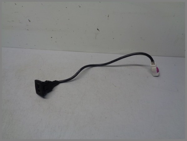 Mercedes Benz R172 W204 W212 SLK SLC USB Anschluss Kabel 1728200515 Original