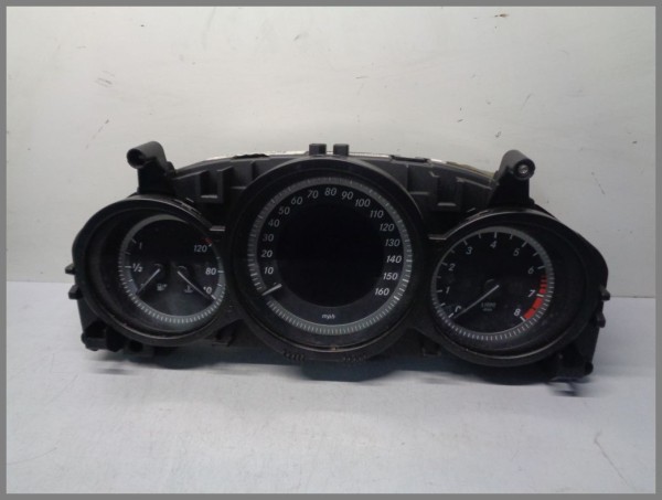 Mercedes Benz W204 Tacho MPH Kombiinstrument 2049003708 Original Meilentacho RHD